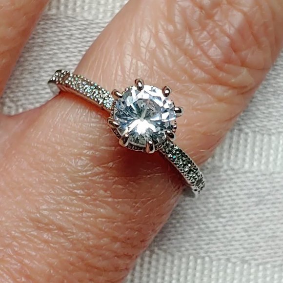 Jewelry - 3/$20 Round Zirconia w/ sm Zirconia stones Sz 10